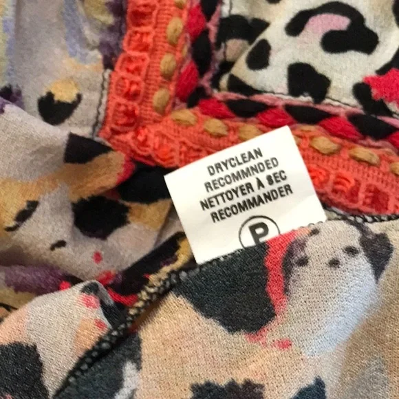 Animal print blouse small - Picture 8 of 8